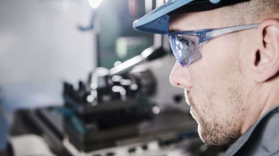 Do Safety Glasses Protect You From Welding Flash – How To Check & What To Know